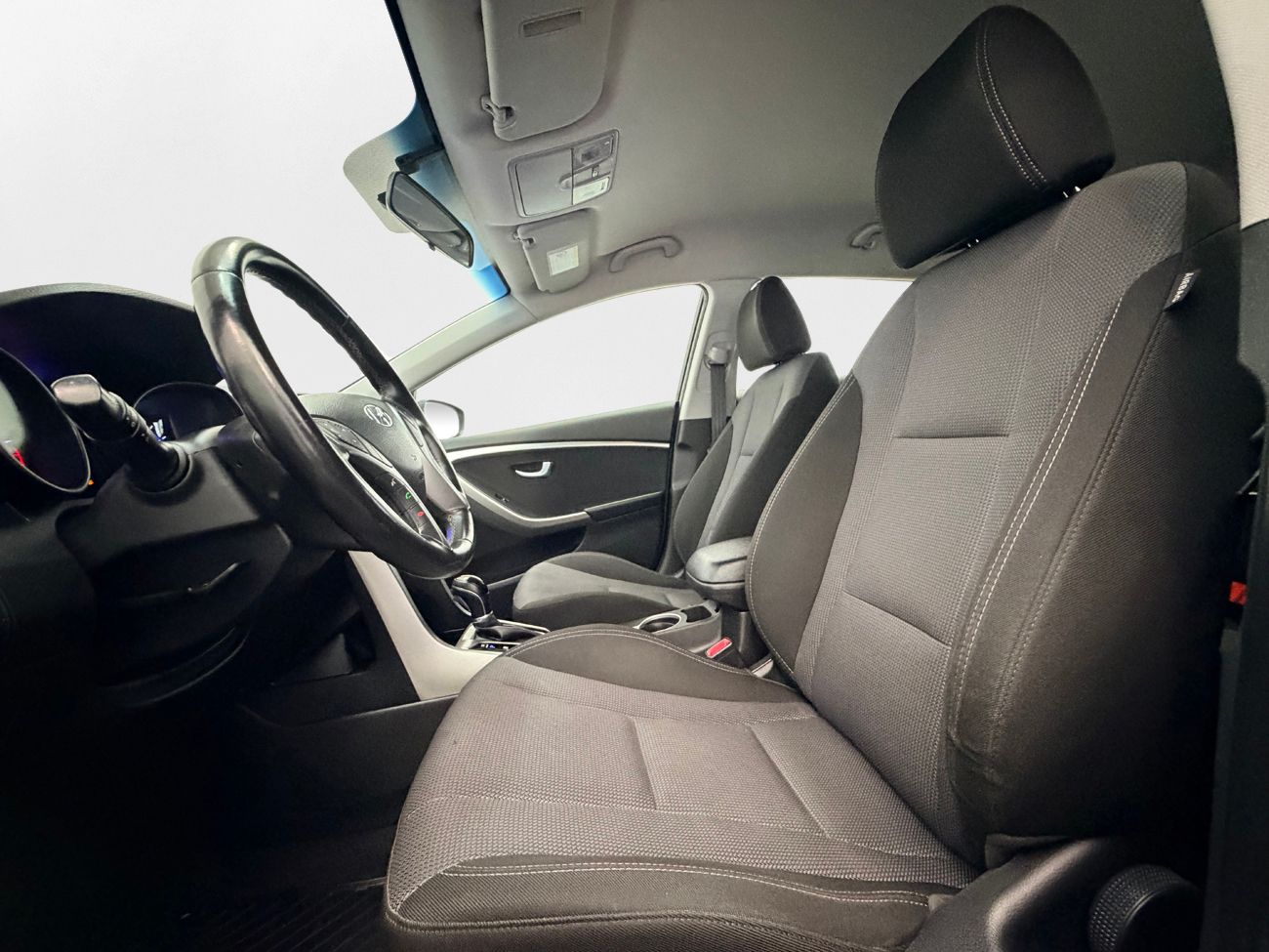 Hyundai i30 Kombi 1.6 GDI Business Automat P-Sensorer Blåtand Kamkedja 135hk – bild 10 av 24