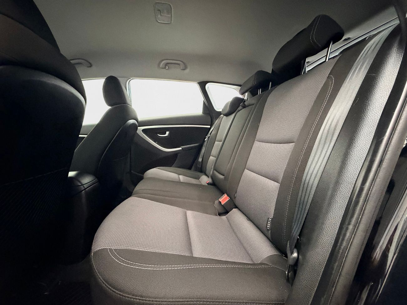 Hyundai i30 Kombi 1.6 GDI Business Automat P-Sensorer Blåtand Kamkedja 135hk – bild 12 av 24