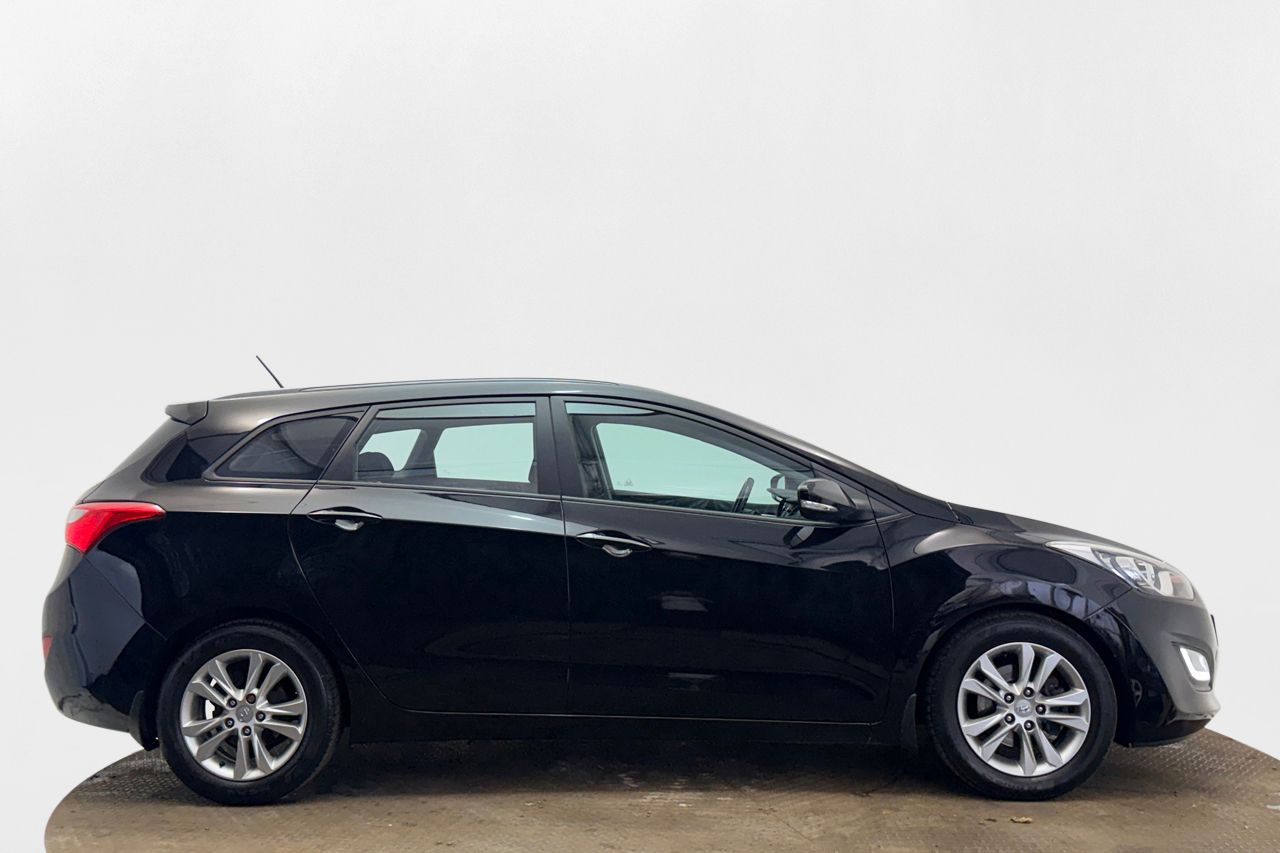 Hyundai i30 Kombi 1.6 GDI Business Automat P-Sensorer Blåtand Kamkedja 135hk – bild 4 av 24