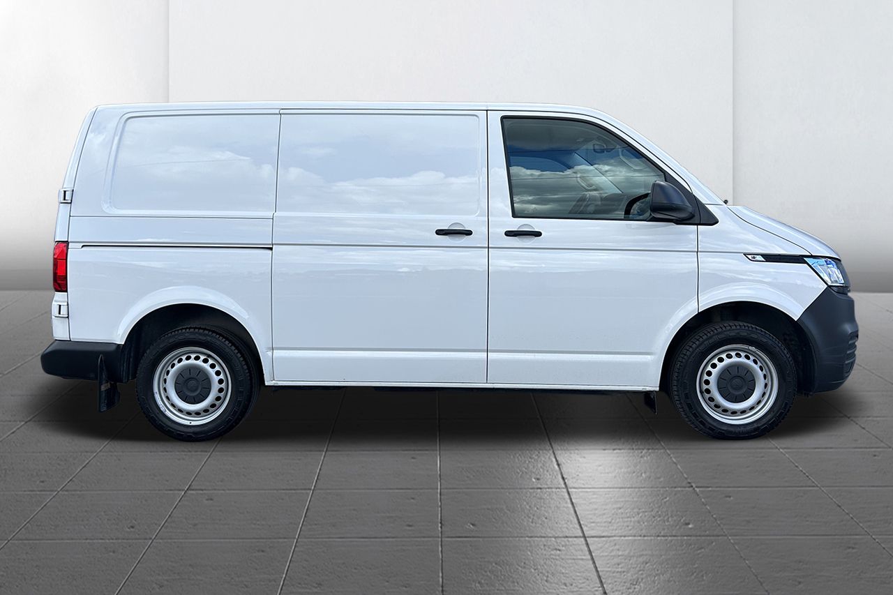 Volkswagen Transporter T32 2.0 TDI Automat Dragkrok Värmare 3-sits App-Connect Moms/Leasing 150hk – bild 5 av 20