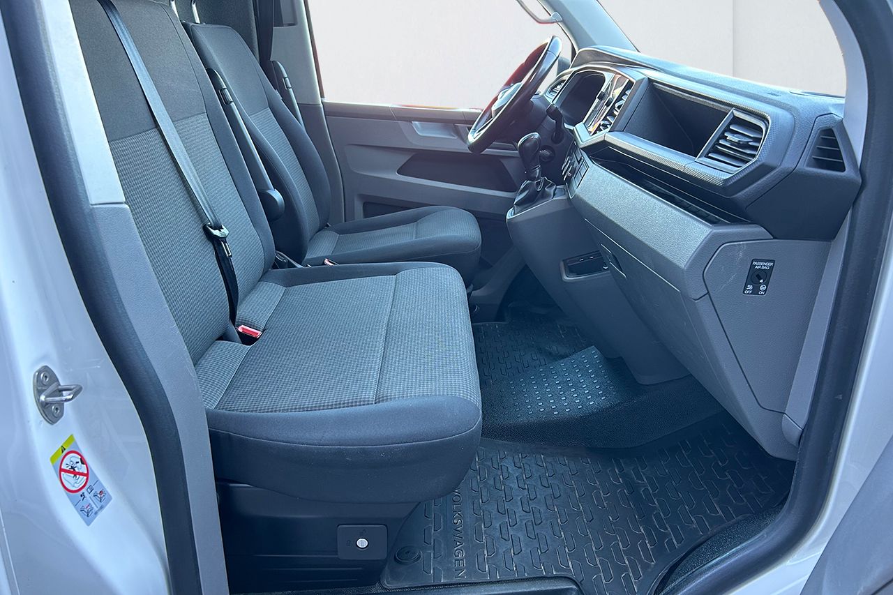 Volkswagen Transporter T32 2.0 TDI Automat Dragkrok Värmare 3-sits App-Connect Moms/Leasing 150hk – bild 13 av 20