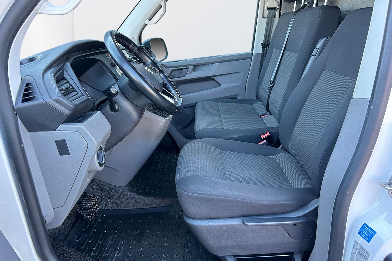 Volkswagen Transporter T32 2.0 TDI Automat Dragkrok Värmare 3-sits App-Connect Moms/Leasing 150hk – bild 10 av 20