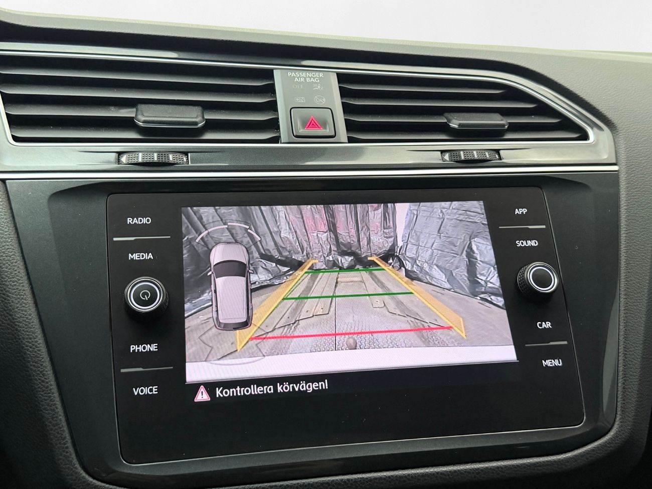 Volkswagen Tiguan 2.0 TDI 4M GT Premiumpaket Drag Cockpit Kamera Värmare – bild 21 av 37