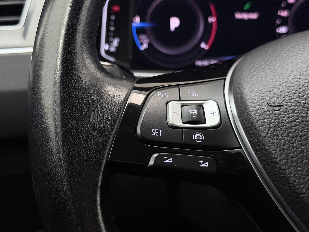 Volkswagen Tiguan 2.0 TDI 4M GT Premiumpaket Drag Cockpit Kamera Värmare – bild 19 av 37