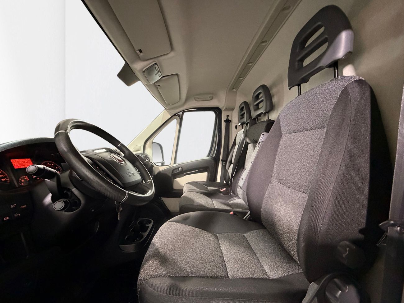 Fiat Ducato Skåp 35 3.0 NP L2H2 CNG 3sits Drag Kamera Fotsteg 136hk – bild 13 av 20