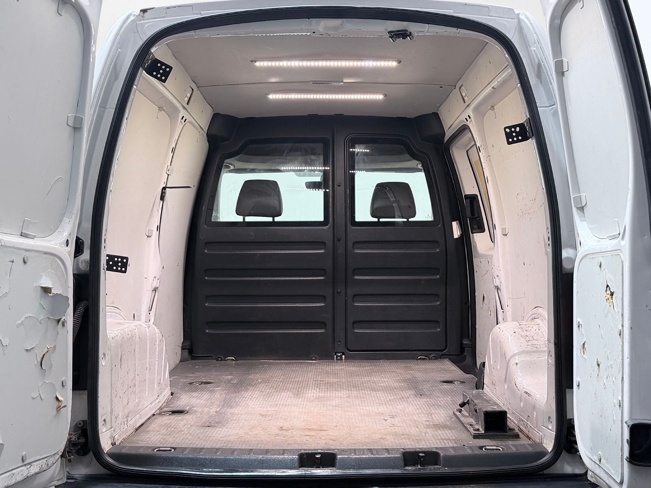 Volkswagen Caddy Maxi Skåp 2.0 TDI 4MOTION Dragkrok Värmare MOMS 122hk – bild 24 av 24