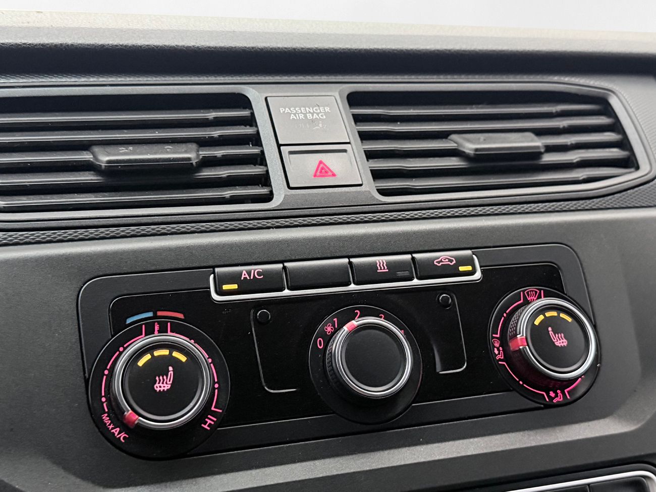 Volkswagen Caddy Maxi Skåp 2.0 TDI 4MOTION Dragkrok Värmare MOMS 122hk – bild 17 av 24