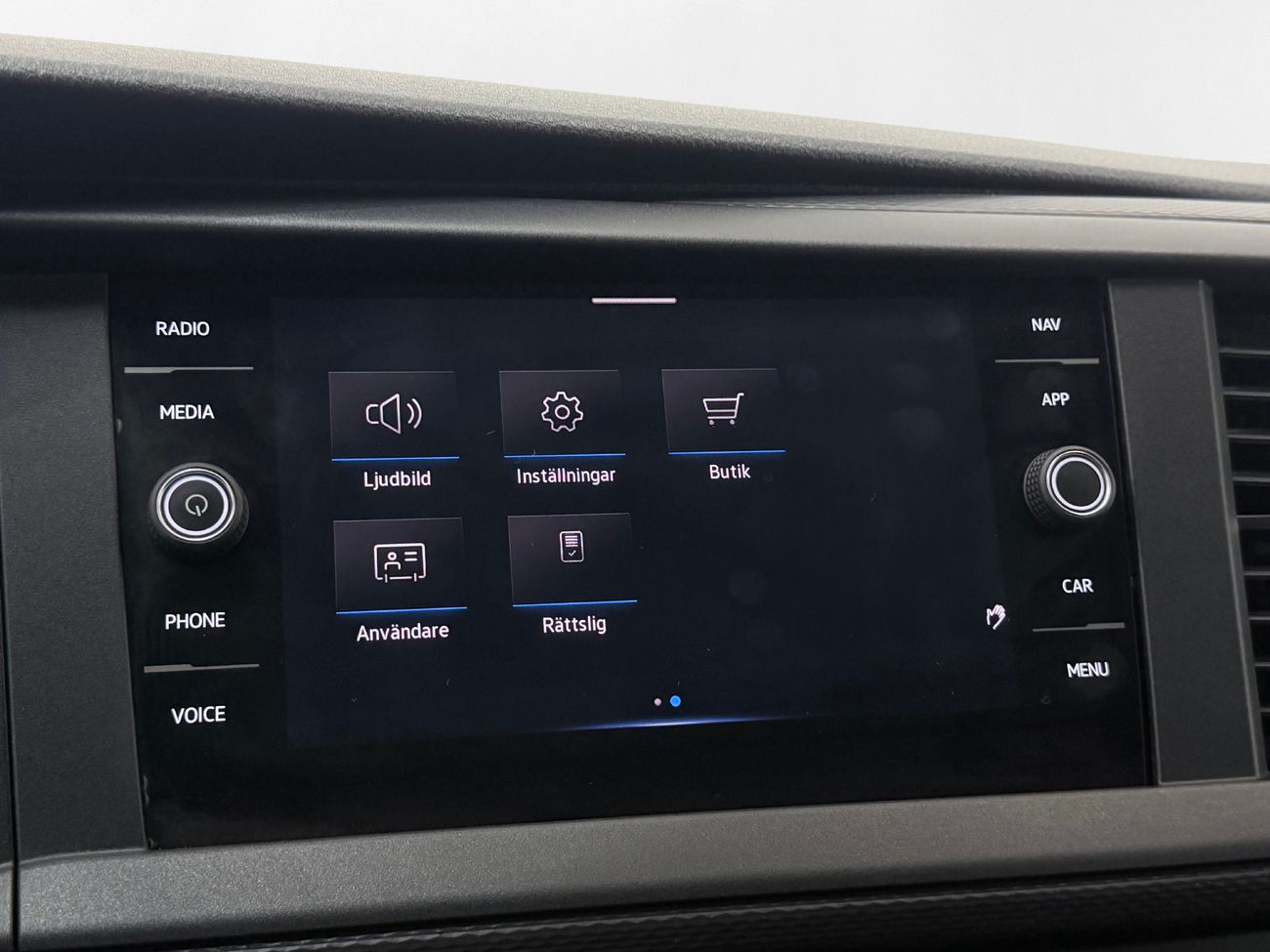 Volkswagen Transporter T30 2.0 TDI L2H1 Dragkrok Värmare 3-sits Navi App-Connect P-Sensorer – bild 21 av 29