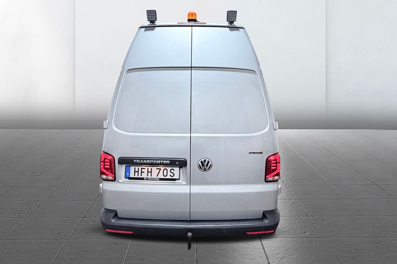 Volkswagen Transporter T30 2.0 4M Aut Dragkrok Extra Hög Ramp 3-sits Värmare Backkamera 150hk – bild 6 av 28