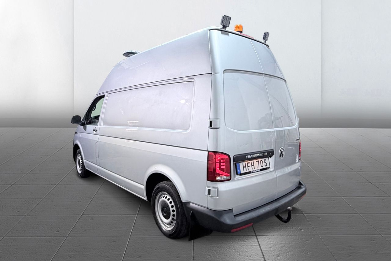 Volkswagen Transporter T30 2.0 4M Aut Dragkrok Extra Hög Ramp 3-sits Värmare Backkamera 150hk – bild 9 av 28