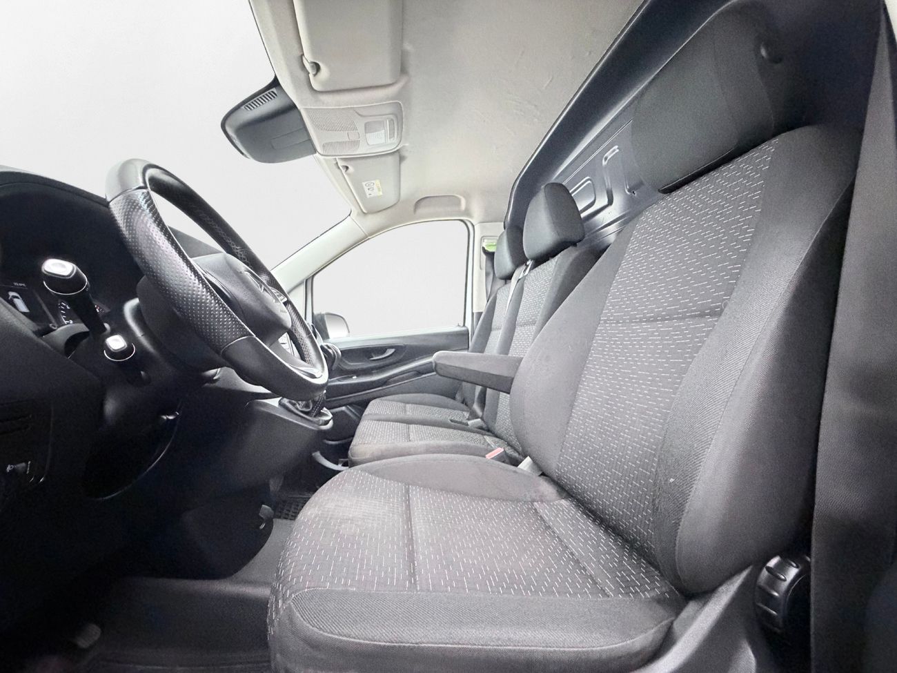 Mercedes-Benz Vito 110 CDI 2.8t L2 Lång Drag 3-sits Kamera Värmare 102hk – bild 11 av 25