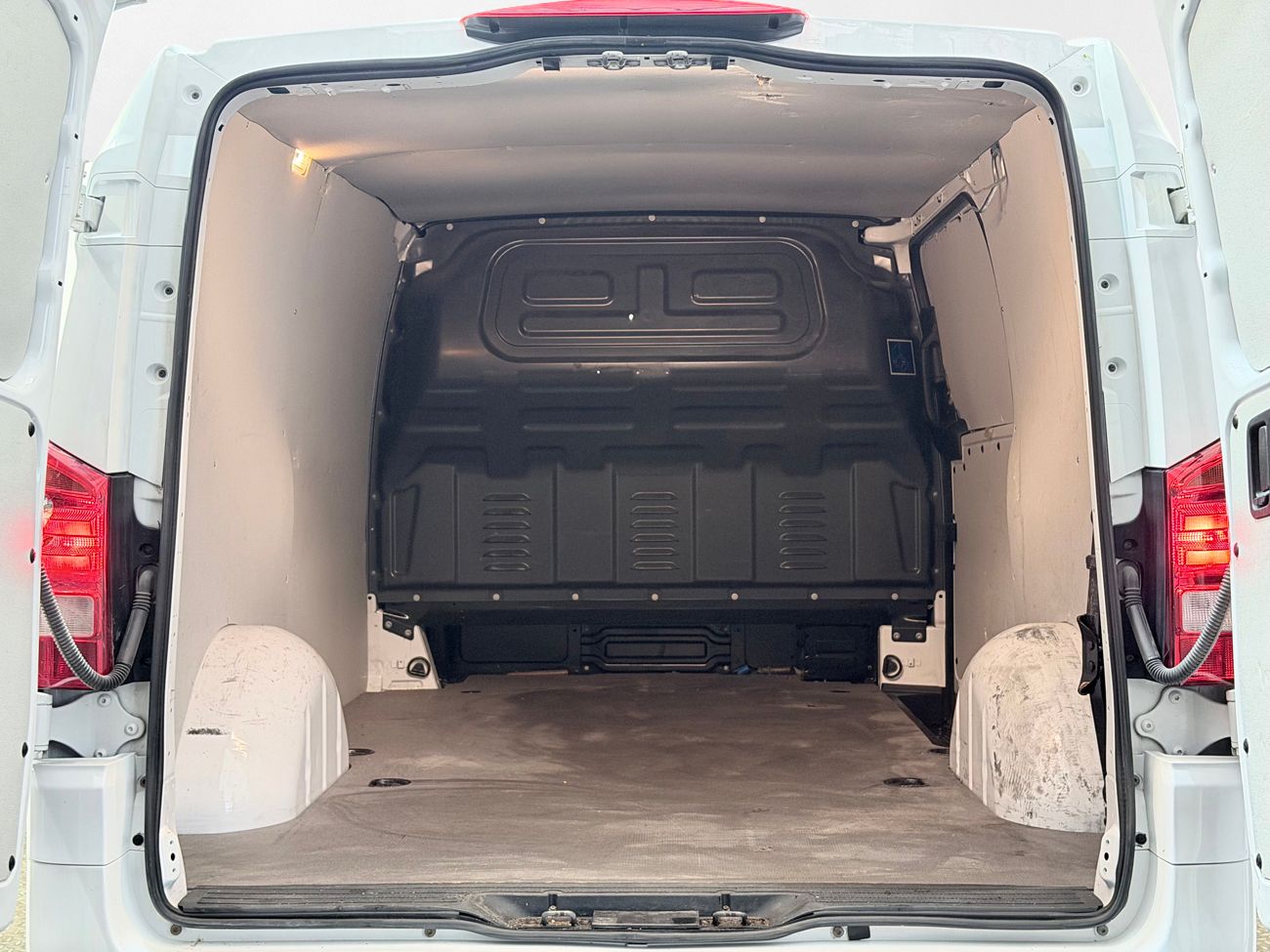 Mercedes-Benz Vito 110 CDI 2.8t L2 Lång Drag 3-sits Kamera Värmare 102hk – bild 25 av 25