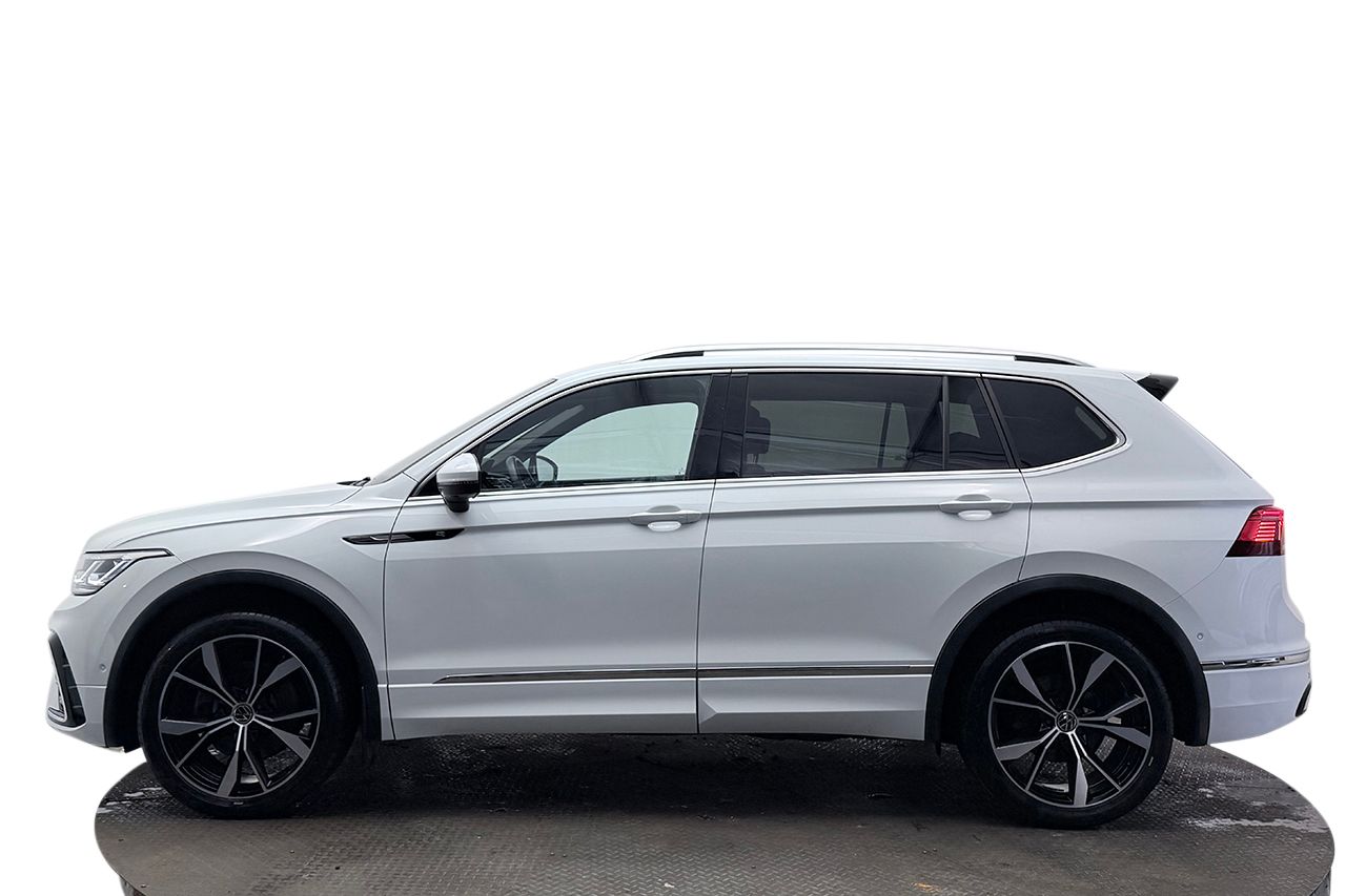 Volkswagen Tiguan 7-sits 2.0 TDI 4M R-Line Dragkrok 360° Kameravy Värmare H/K *SE SPEC* – bild 7 av 31