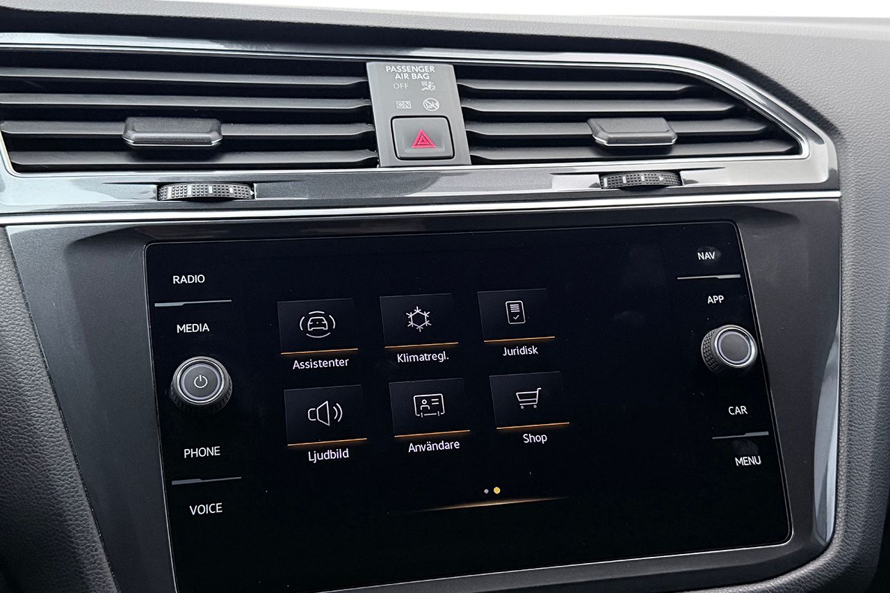 Volkswagen Tiguan 7-sits 2.0 TDI 4M R-Line Dragkrok 360° Kameravy Värmare H/K *SE SPEC* – bild 22 av 31