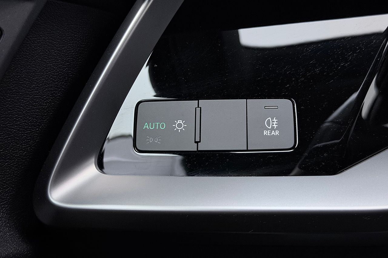 Audi A3 Sportback 45 TFSI e S Line Komfort Black App+ Connect 245hk – bild 26 av 29