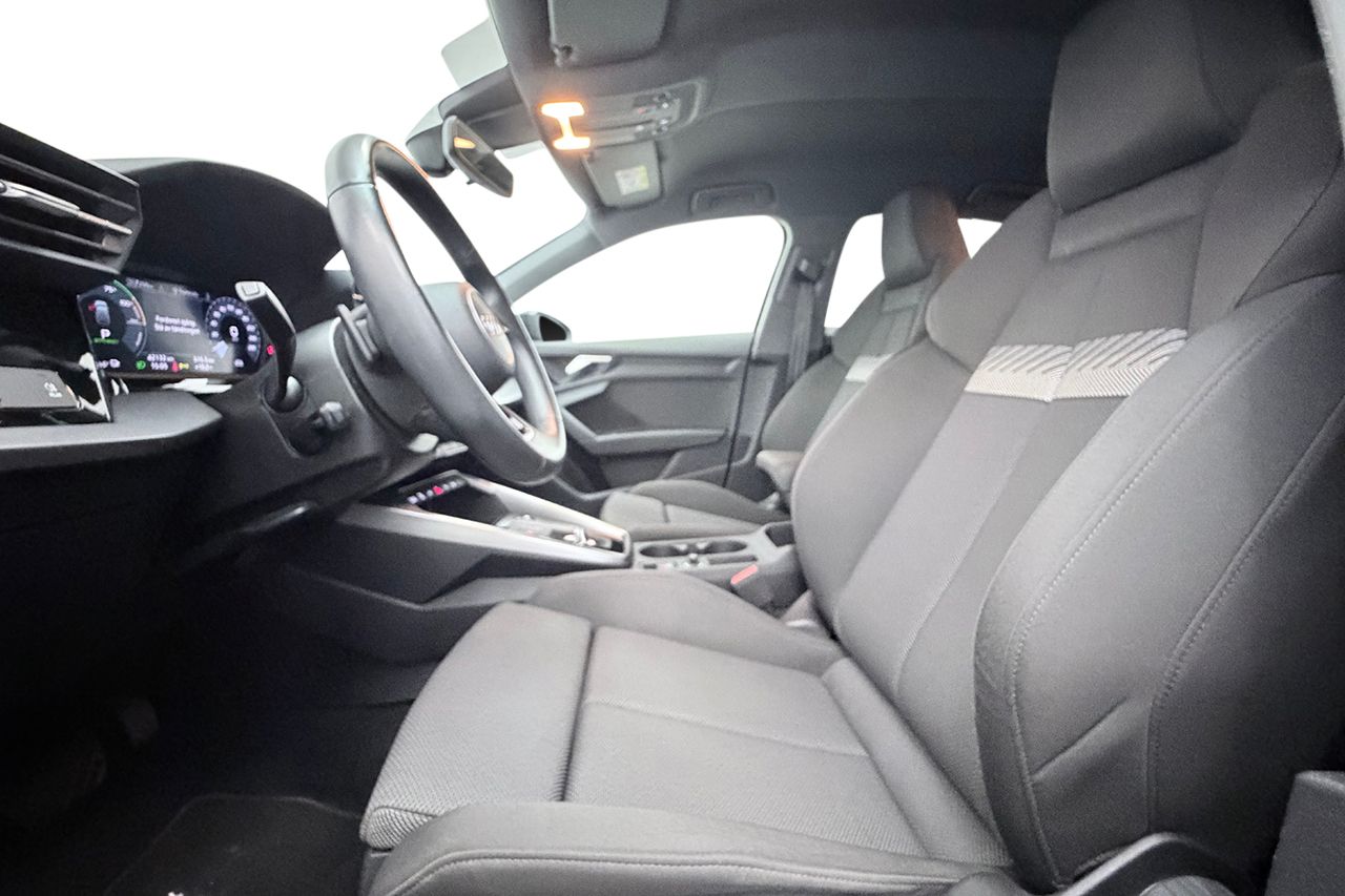 Audi A3 Sportback 45 TFSI e S Line Komfort Black App+ Connect 245hk – bild 11 av 29
