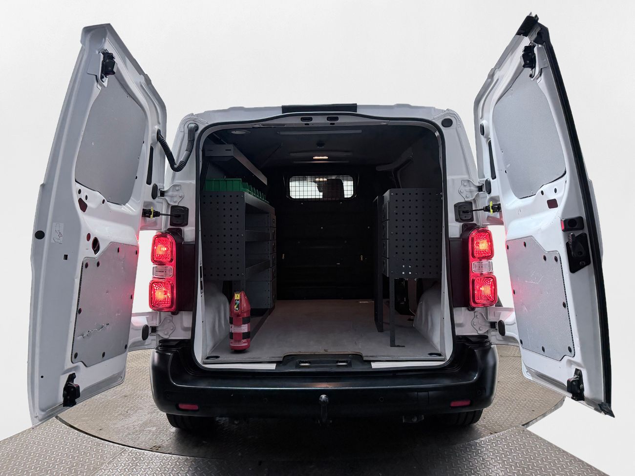 Peugeot e-Expert 75 kWh L2 Dragkrok Inredd Kamera 3-sits MOMS 136hk – bild 7 av 23