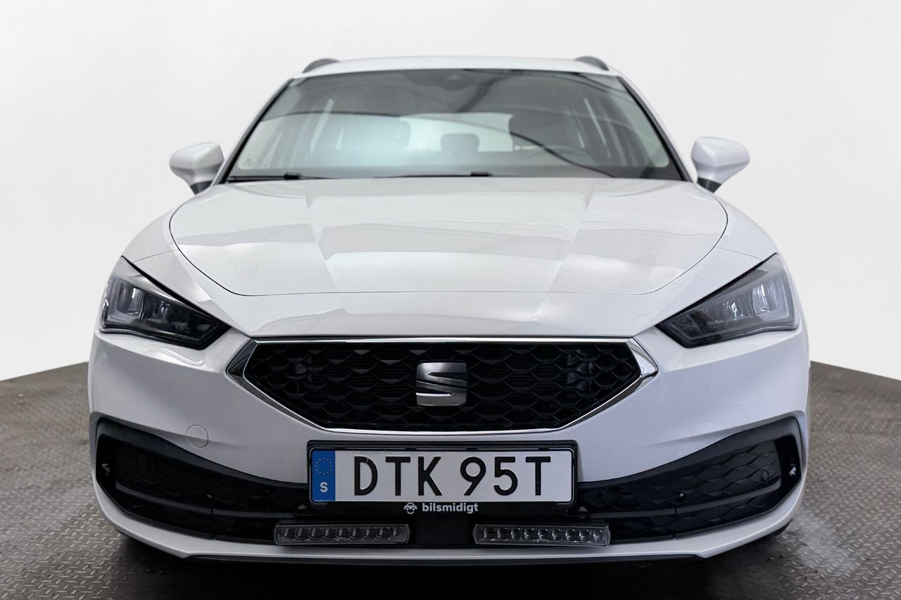 SEAT Leon ST 2.0 TDI 4D Style Automat Kamera Rattvärme Kupévärm LED Moms/Leasing – bild 2 av 26