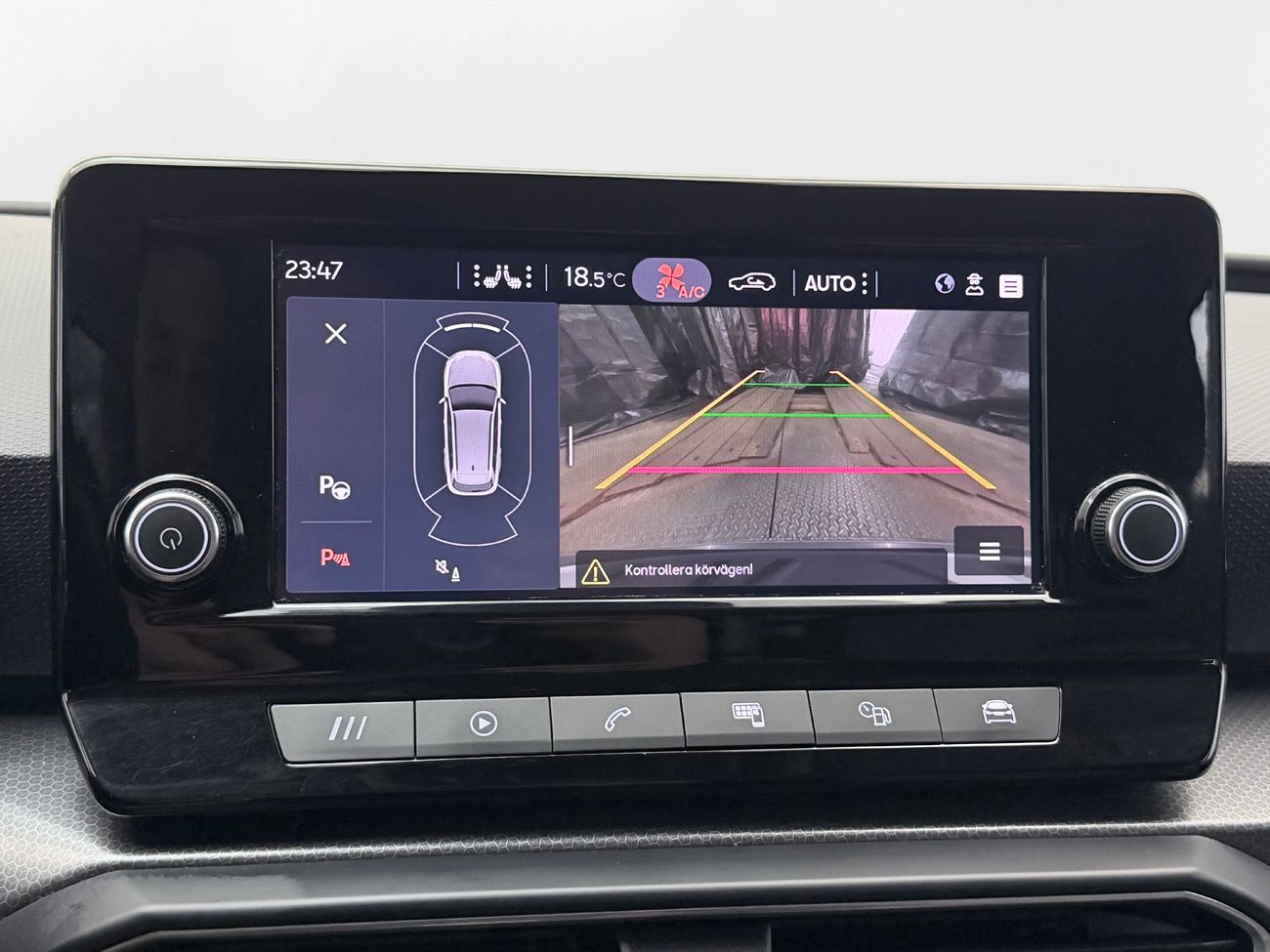SEAT Leon ST 2.0 TDI 4D Style Automat Kamera Rattvärme Kupévärm LED Moms/Leasing – bild 18 av 26