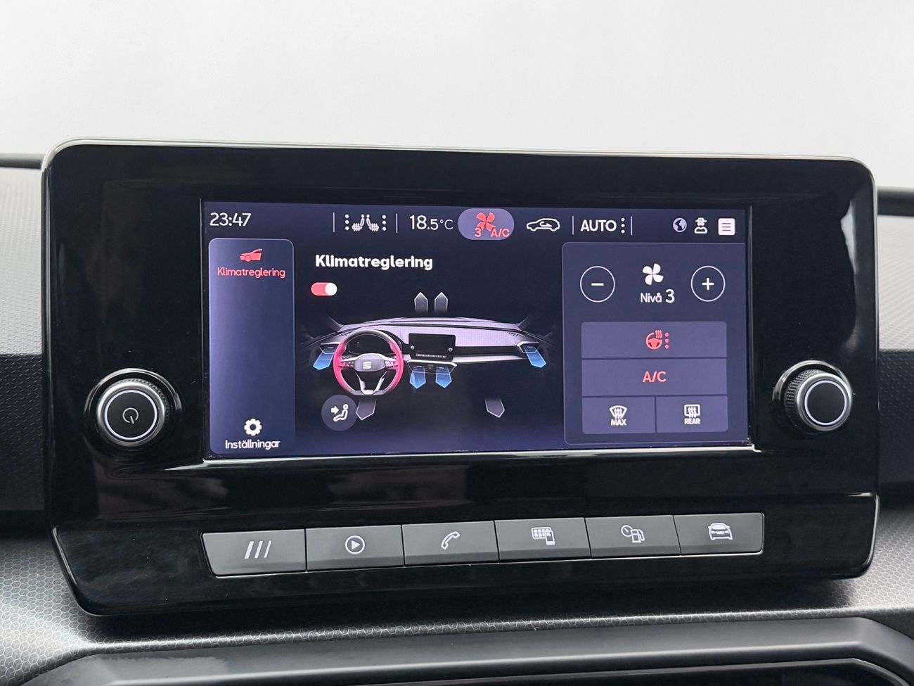 SEAT Leon ST 2.0 TDI 4D Style Automat Kamera Rattvärme Kupévärm LED Moms/Leasing – bild 19 av 26