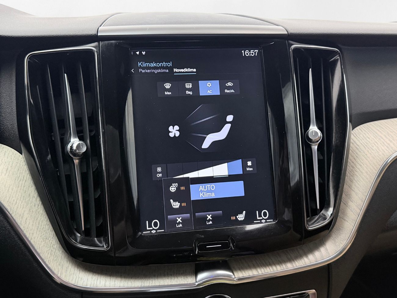 Volvo XC60 D4 AWD Aut Inscription Läder Navi 360° Keyless 190hk – bild 23 av 33