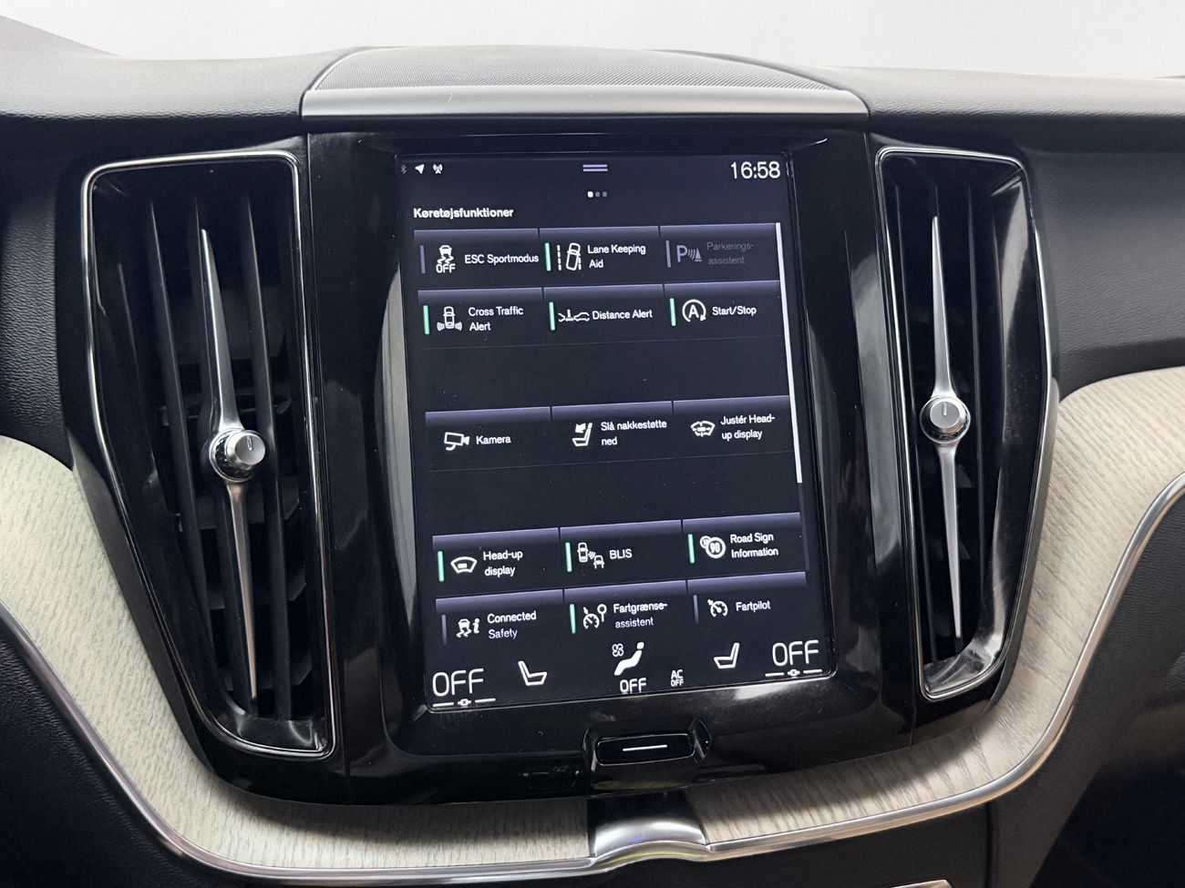 Volvo XC60 D4 AWD Aut Inscription Läder Navi 360° Keyless 190hk – bild 25 av 33