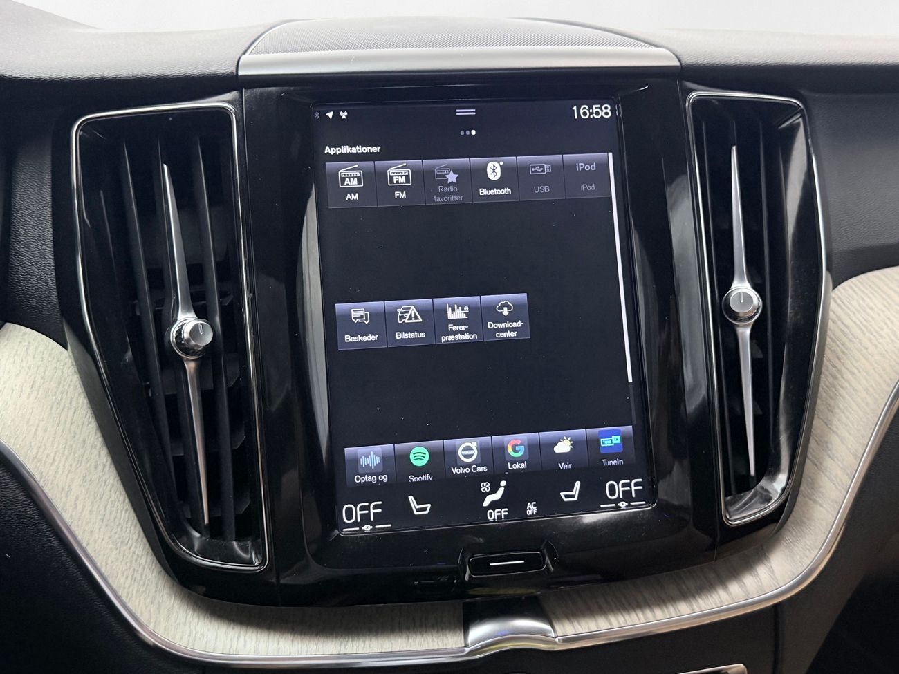 Volvo XC60 D4 AWD Aut Inscription Läder Navi 360° Keyless 190hk – bild 26 av 33