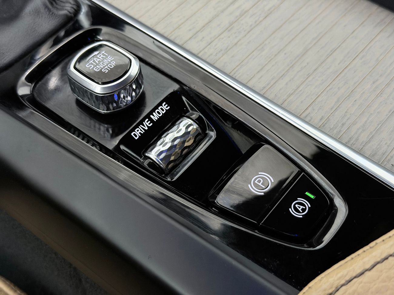 Volvo XC60 D4 AWD Aut Inscription Läder Navi 360° Keyless 190hk – bild 28 av 33