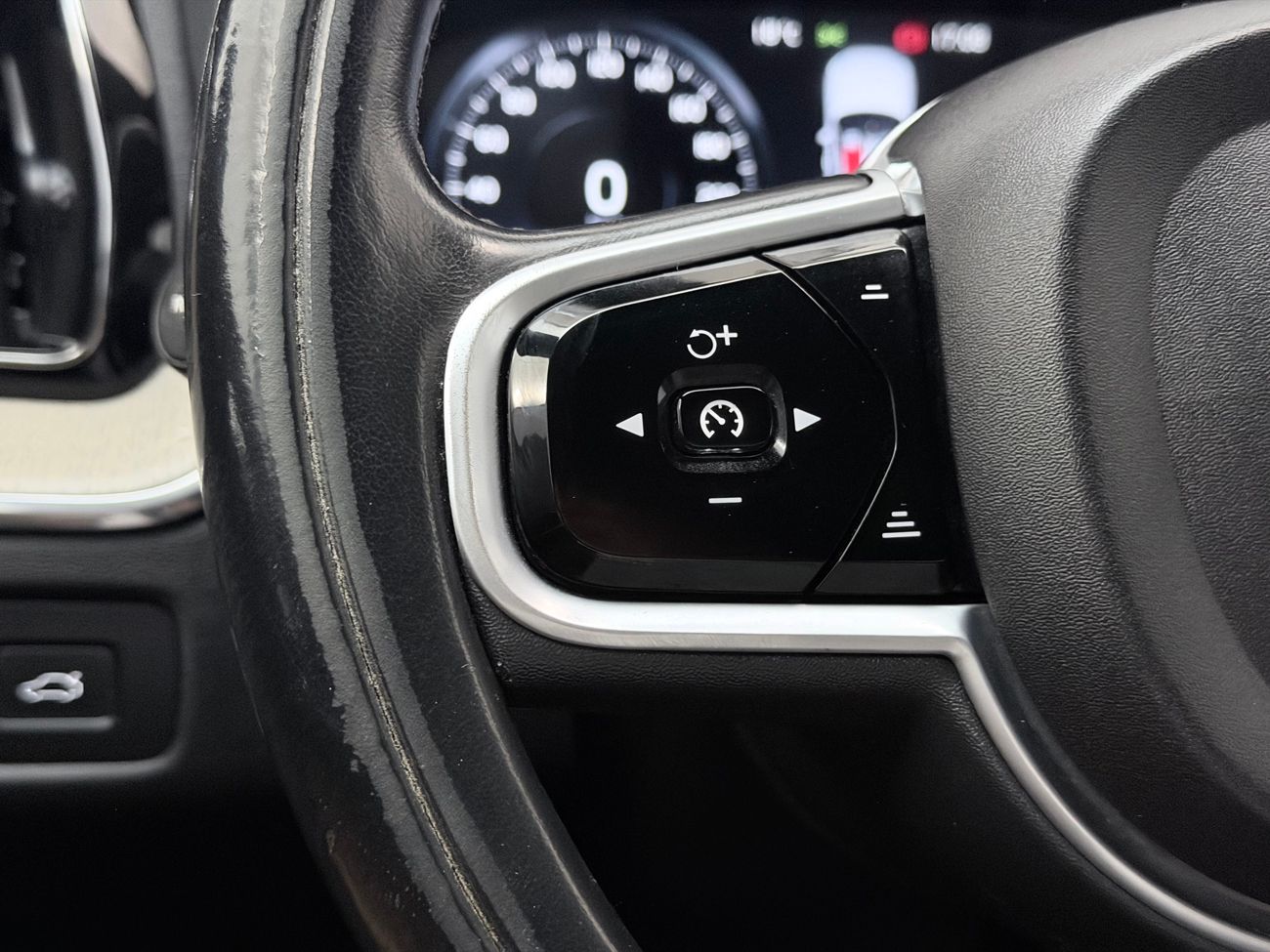 Volvo XC60 D4 AWD Aut Inscription Läder Navi 360° Keyless 190hk – bild 18 av 33