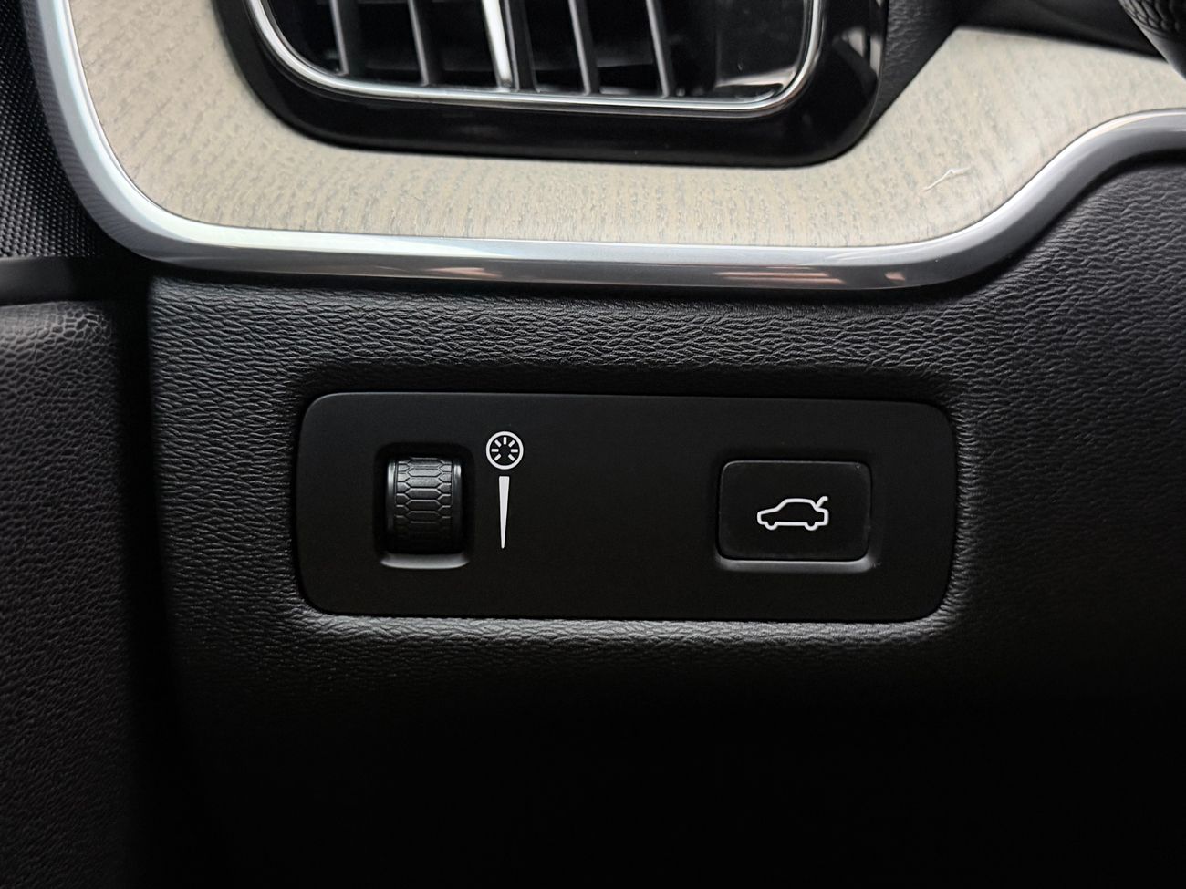 Volvo XC60 D4 AWD Aut Inscription Läder Navi 360° Keyless 190hk – bild 30 av 33