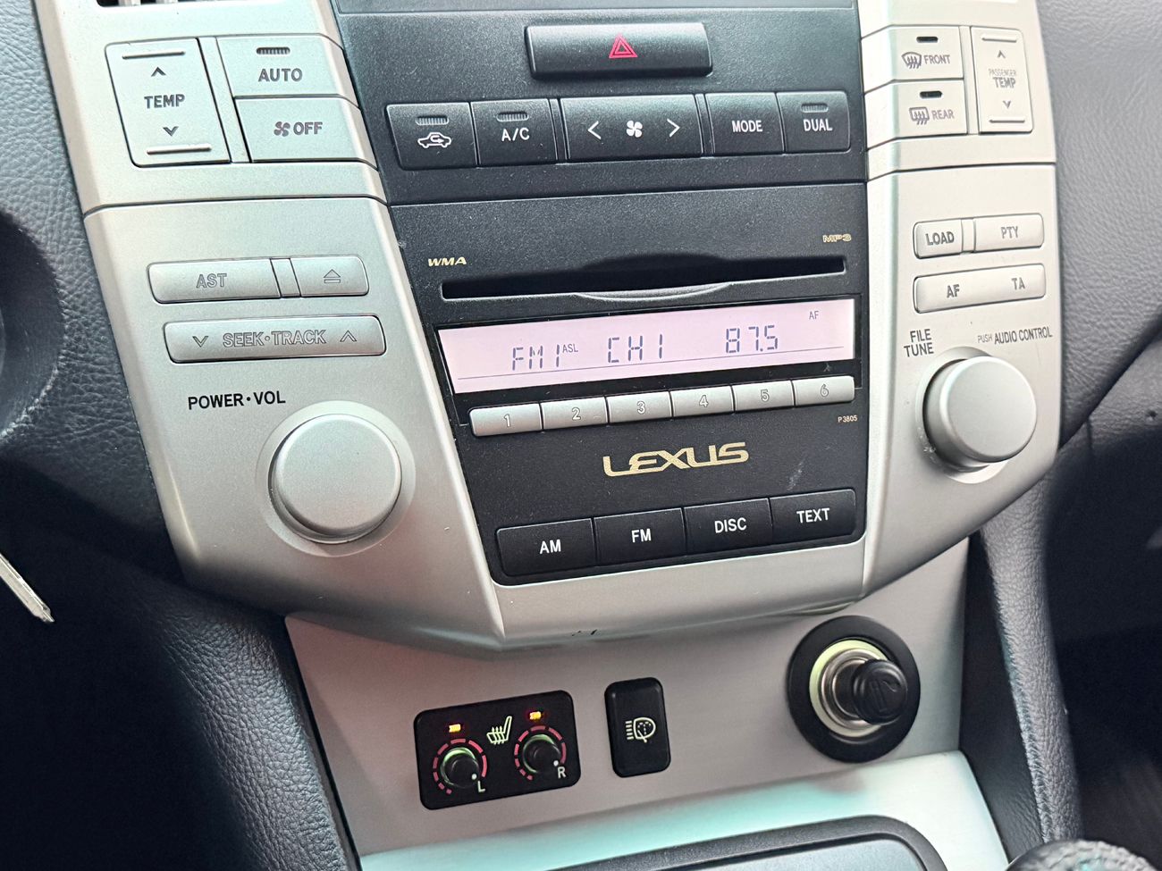 Lexus RX 400h AWD 3.3 V6 AWD Dragkrok Läder Elsäte 272hk – bild 17 av 19