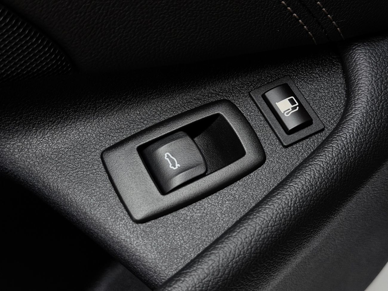 BMW 530e Touring M Sport Drag Cockpit Nav Kamera Läder MOMS 292hk – bild 34 av 38