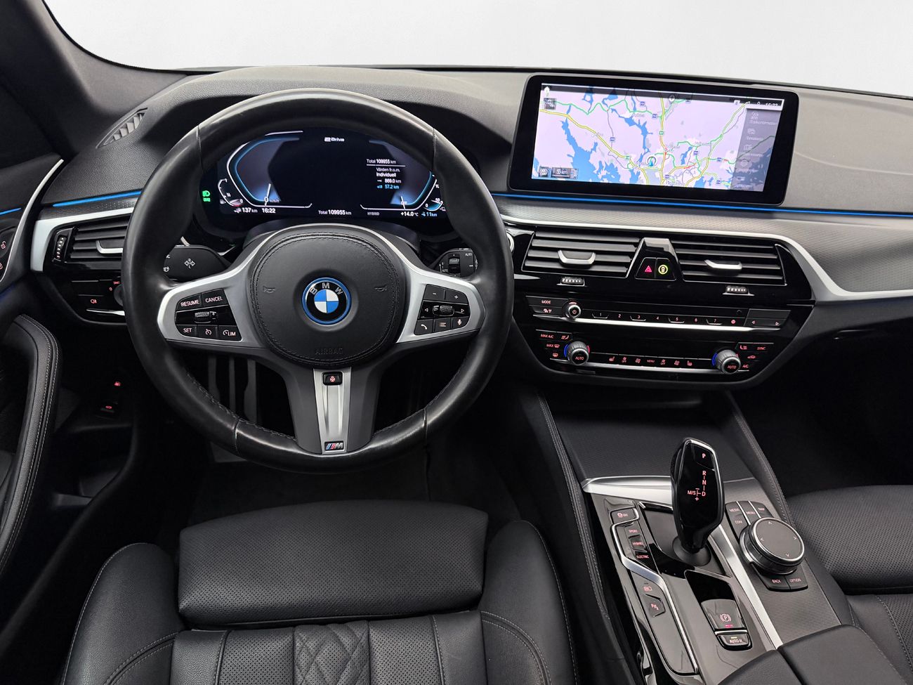 BMW 530e Touring M Sport Drag Cockpit Nav Kamera Läder MOMS 292hk – bild 15 av 38