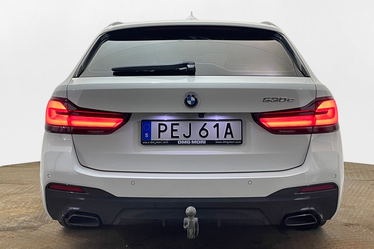 BMW 530e Touring M Sport Drag Cockpit Nav Kamera Läder MOMS 292hk – bild 5 av 38