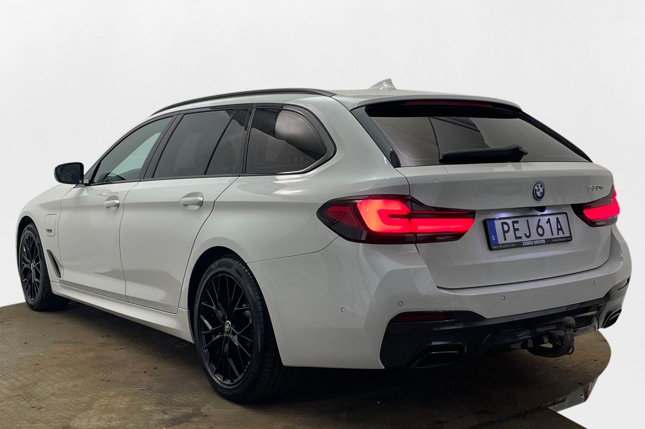 BMW 530e Touring M Sport Drag Cockpit Nav Kamera Läder MOMS 292hk – bild 6 av 38