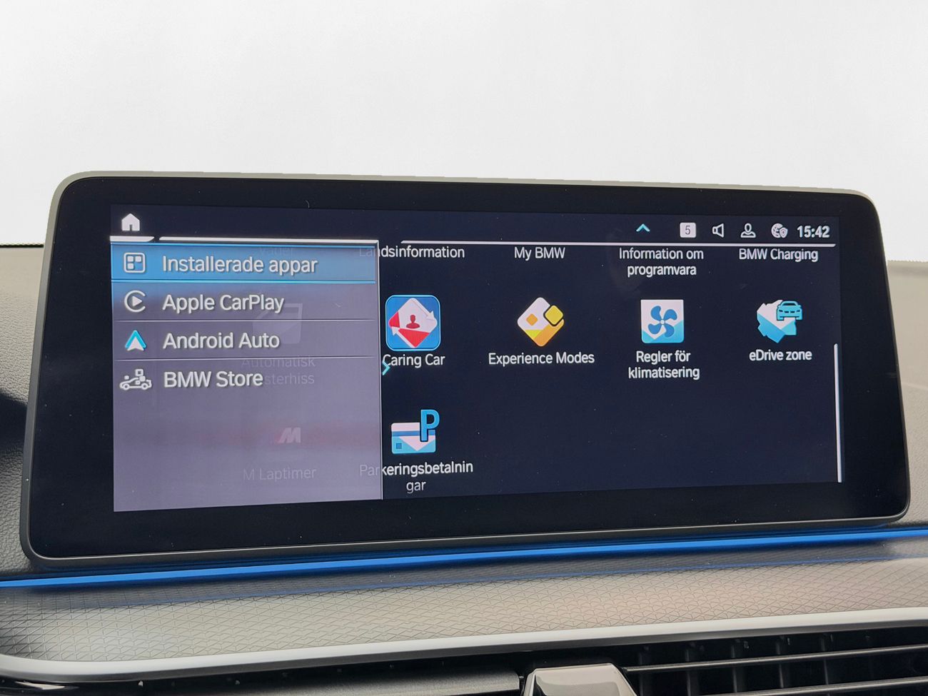 BMW 530e Touring M Sport Drag Cockpit Nav Kamera Läder MOMS 292hk – bild 21 av 38