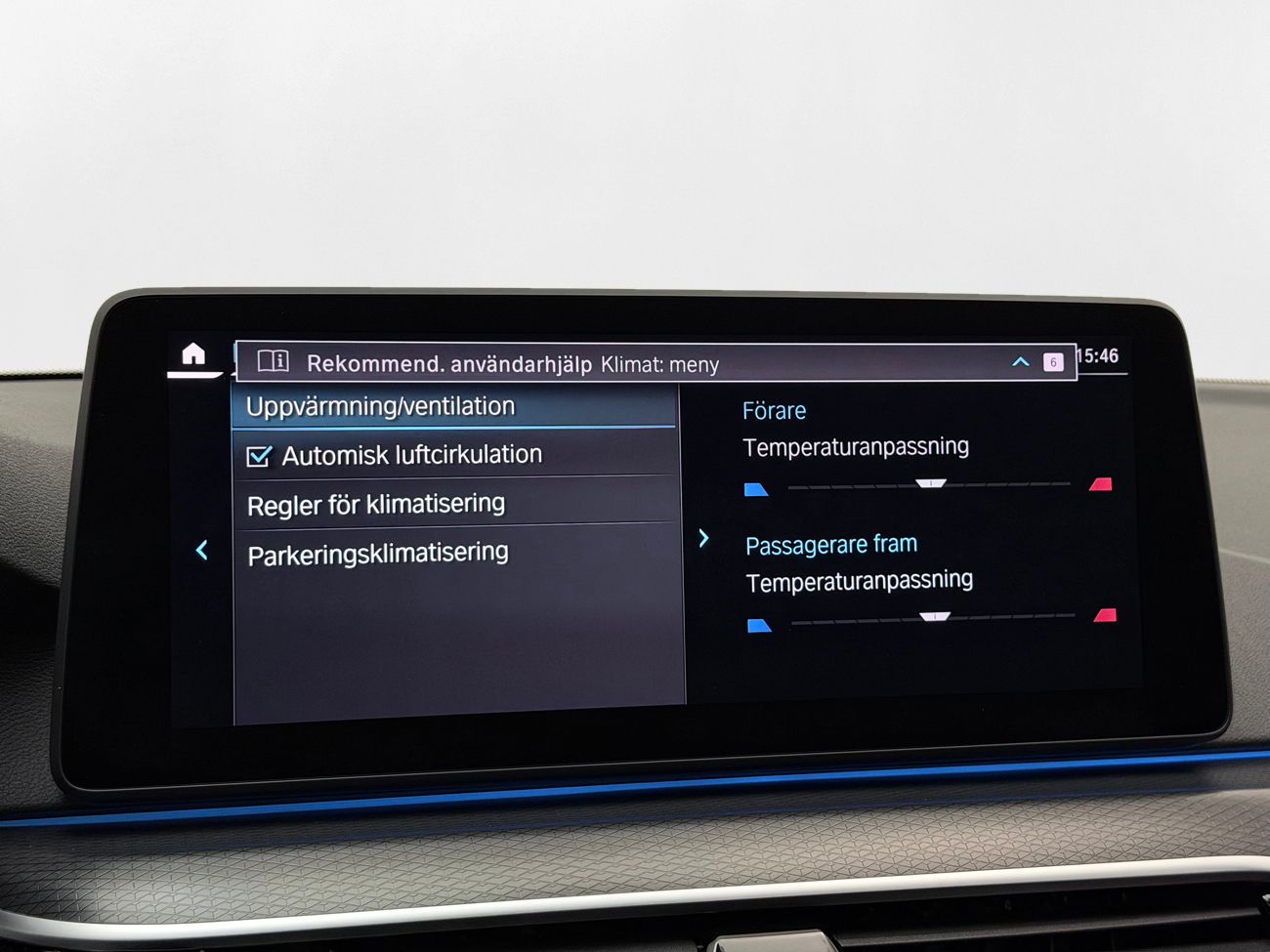 BMW 530e Touring M Sport Drag Cockpit Nav Kamera Läder MOMS 292hk – bild 23 av 38