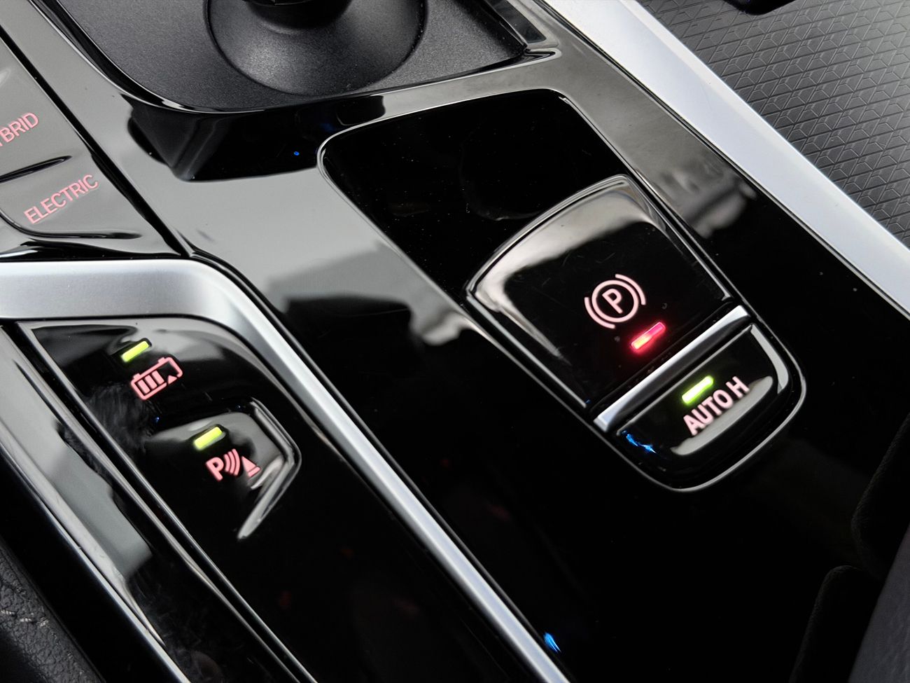 BMW 530e Touring M Sport Drag Cockpit Nav Kamera Läder MOMS 292hk – bild 29 av 38