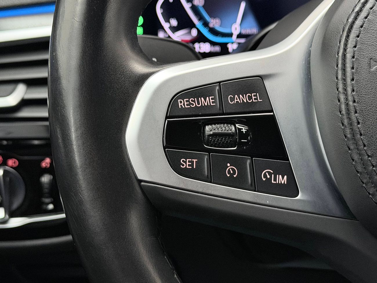 BMW 530e Touring M Sport Drag Cockpit Nav Kamera Läder MOMS 292hk – bild 16 av 38