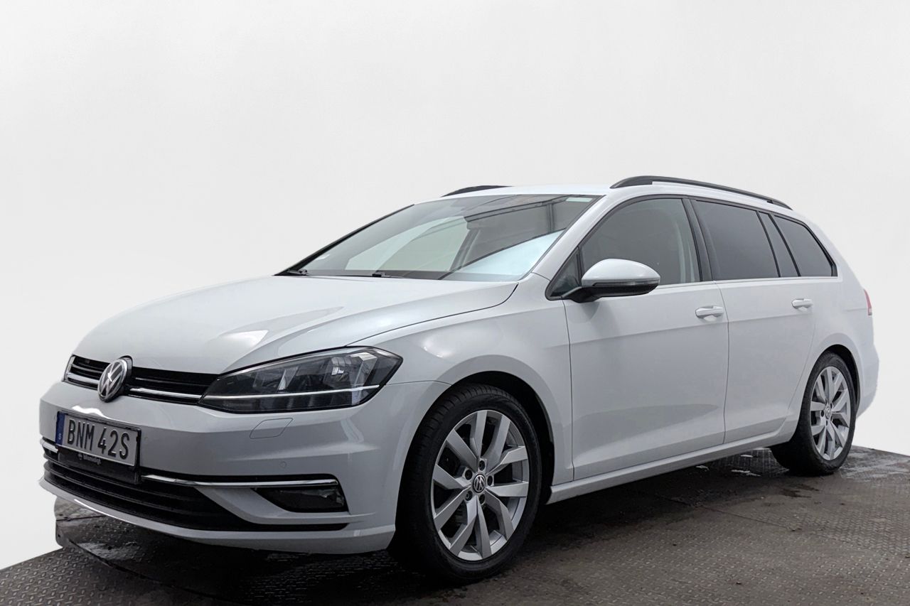 Volkswagen Golf SC 1.5 TSI GT R-Line Automat Drag Vinterpaket Värmare LED-ramp