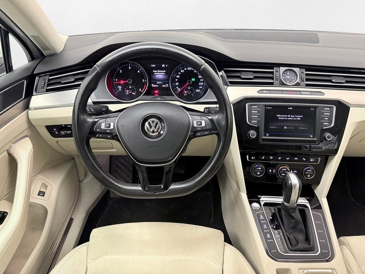 Volkswagen Passat Sportscombi 2.0 TDI GT R-Line Dragkrok Backkamera Värmare CarPlay 190hk – bild 17 av 29