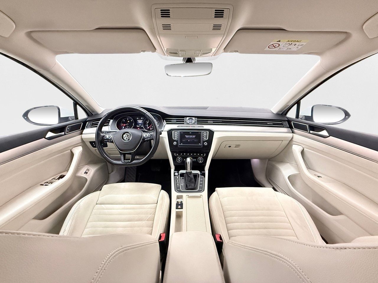 Volkswagen Passat Sportscombi 2.0 TDI GT R-Line Dragkrok Backkamera Värmare CarPlay 190hk – bild 15 av 29