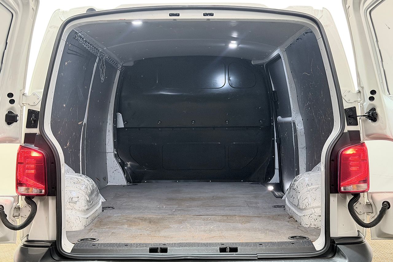 Volkswagen Transporter T32 2.0 TDI 4M 3-sits Drag Värmare PDC 150hk – bild 28 av 28