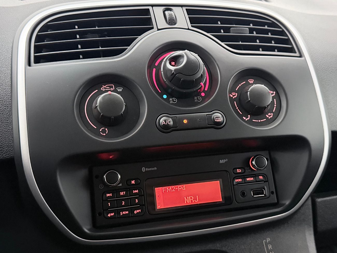 Renault Kangoo ZE Maxi 33 kWh Köpt batteri Värmare P-Sens MOMS – bild 20 av 24