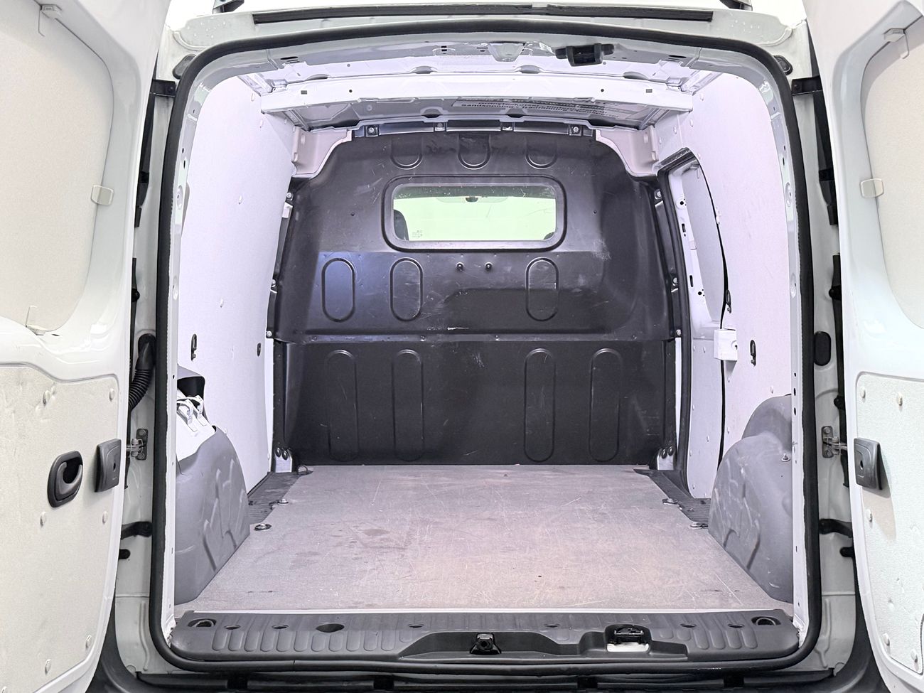 Renault Kangoo ZE Maxi 33 kWh Köpt batteri Värmare P-Sens MOMS – bild 12 av 24