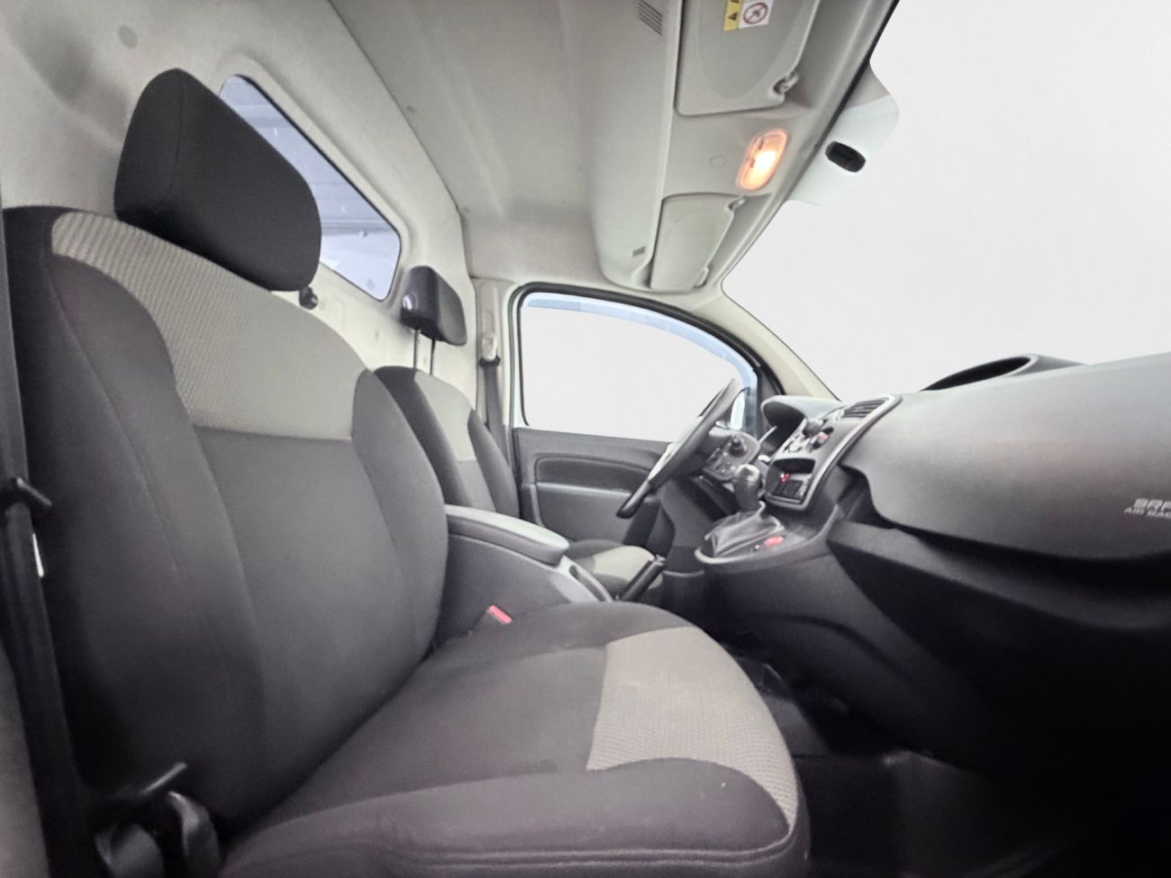 Renault Kangoo ZE Maxi 33 kWh Köpt batteri Värmare P-Sens MOMS – bild 15 av 24