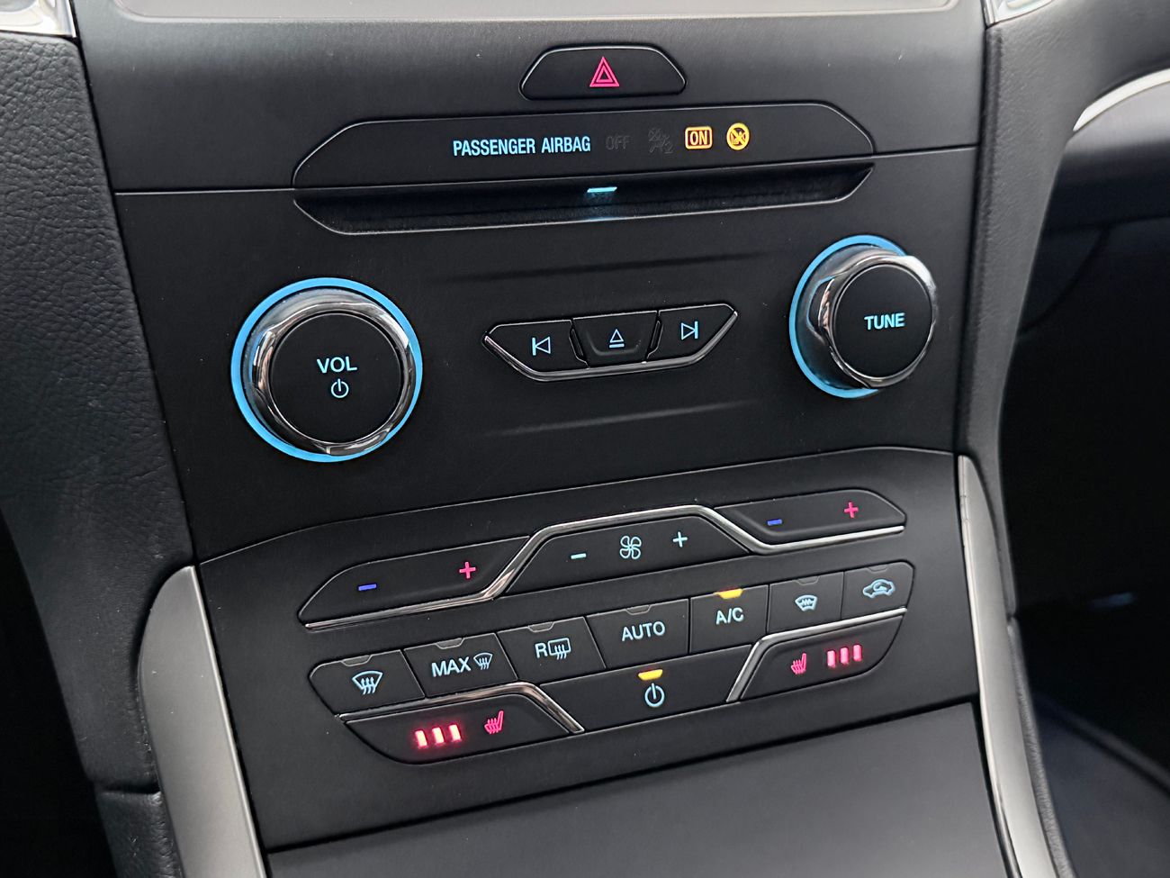 Ford Galaxy 2.0 AWD Aut Drag 7sits Läder Stolminne Navi Värmare – bild 30 av 37