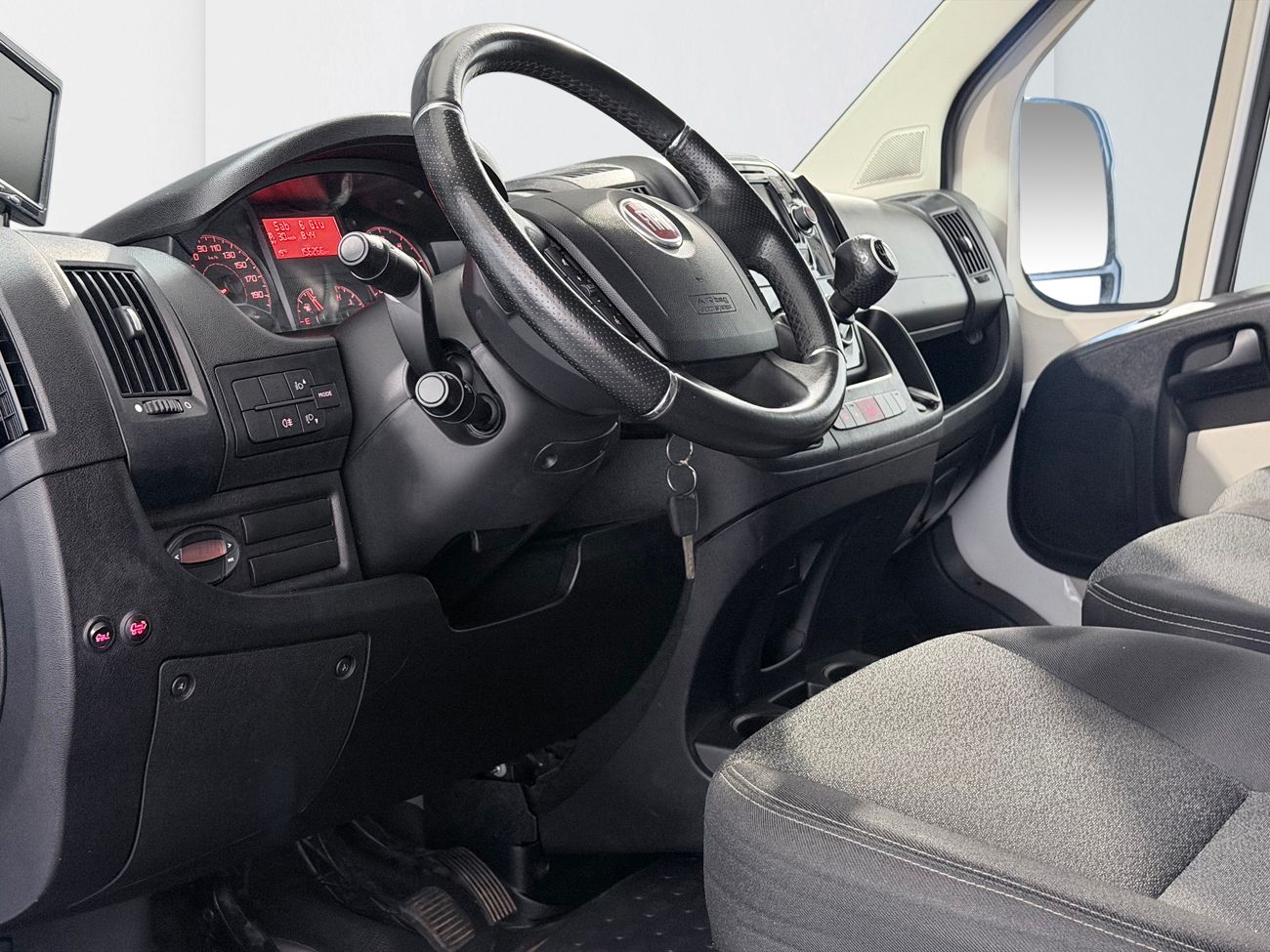 Fiat Ducato Van 35 2.3 3-sits BG-Lyft Kamera Värmare MOMS – bild 12 av 25