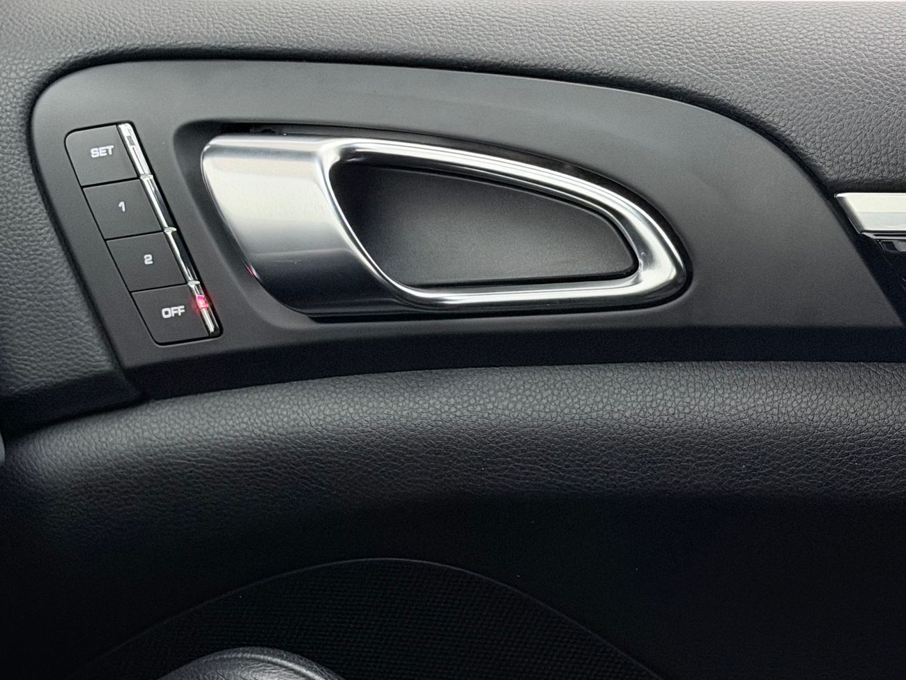 Porsche Cayenne S PASM PCM PDCC PTV Drag Navi Kamera 400hk – bild 13 av 35
