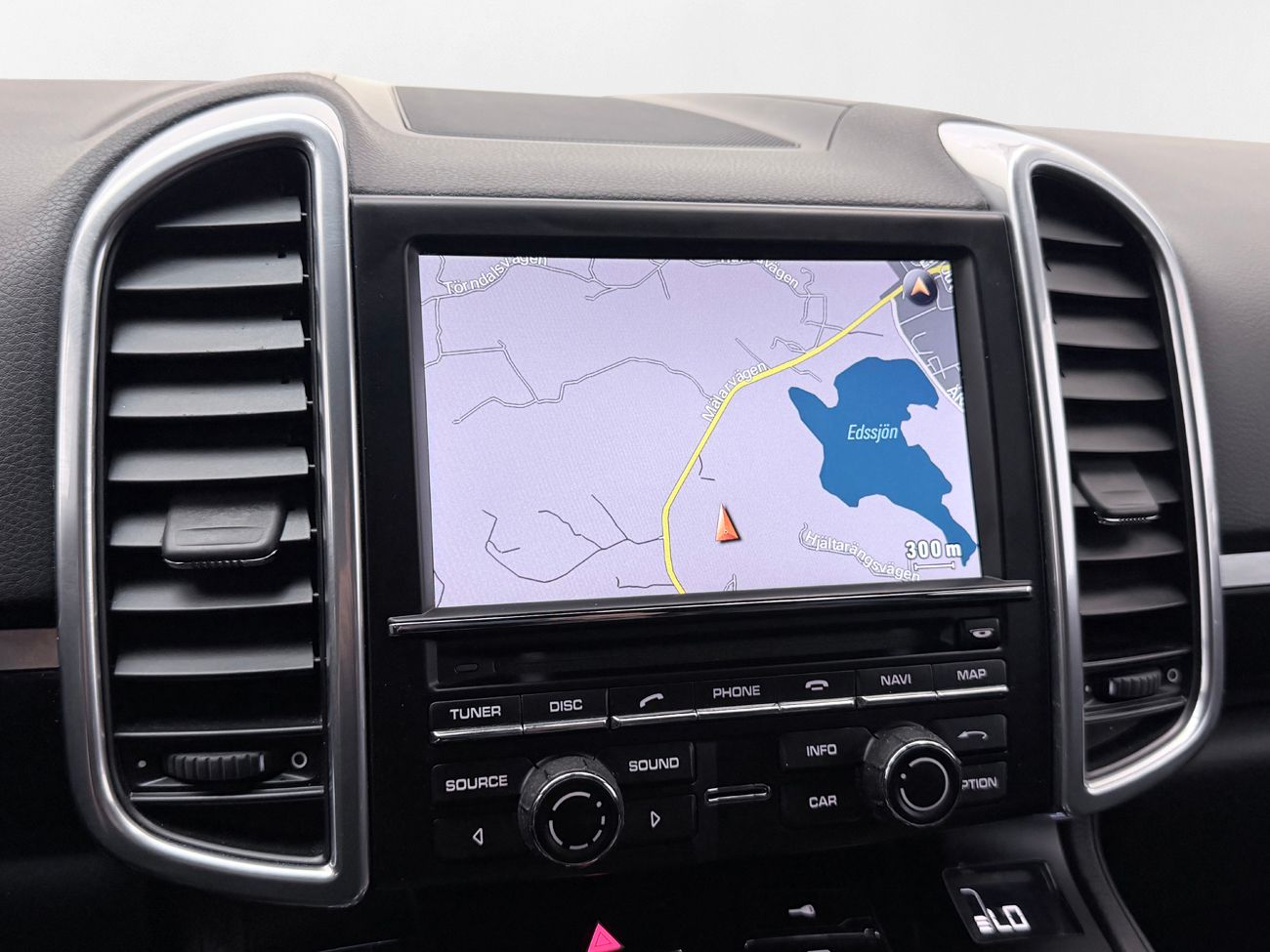 Porsche Cayenne S PASM PCM PDCC PTV Drag Navi Kamera 400hk – bild 23 av 35